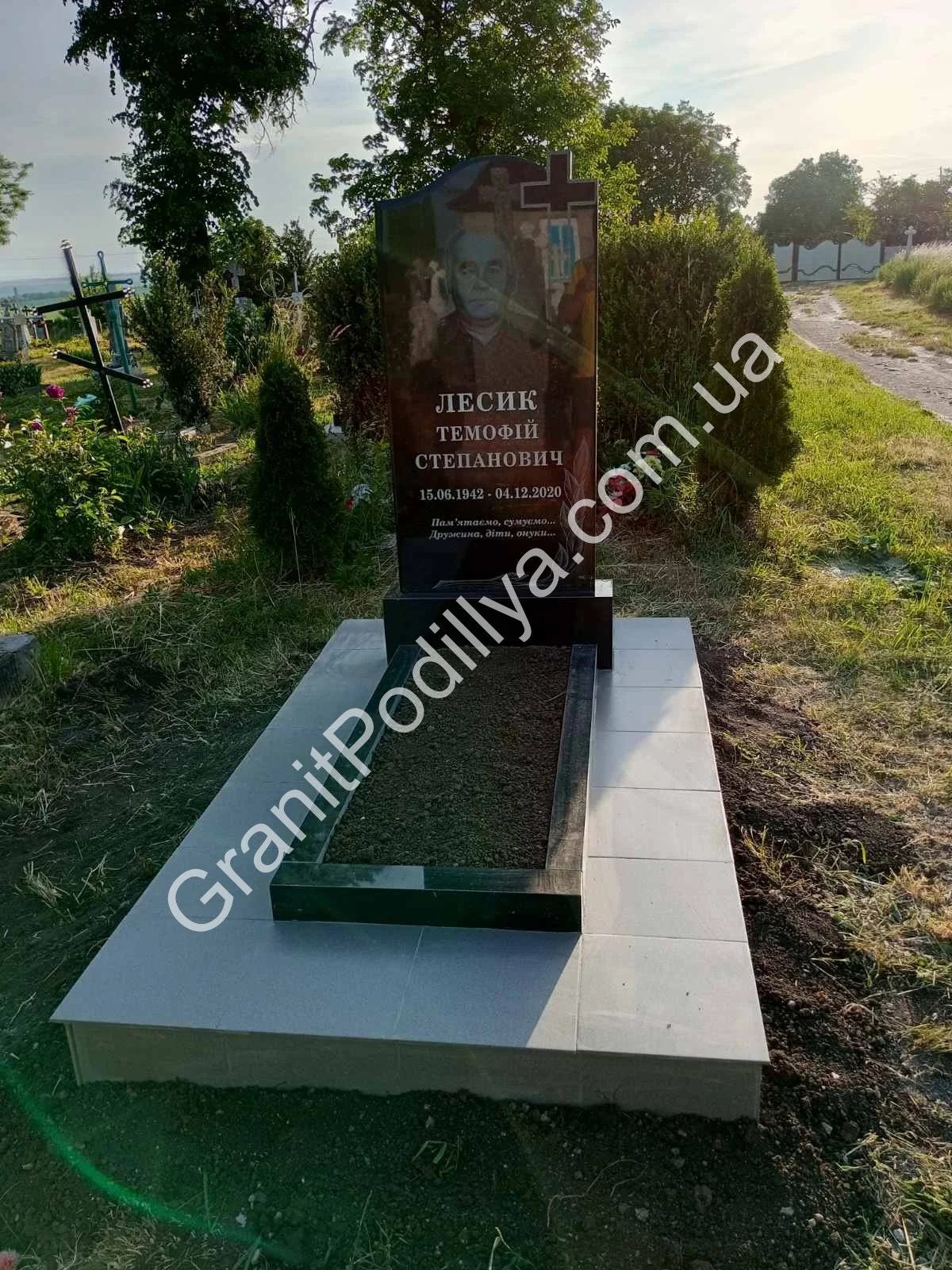 Подвійний пам'ятник з граніту - Кам'янець-Подільський | GranitPodillya